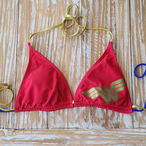 wonder woman bikini top
